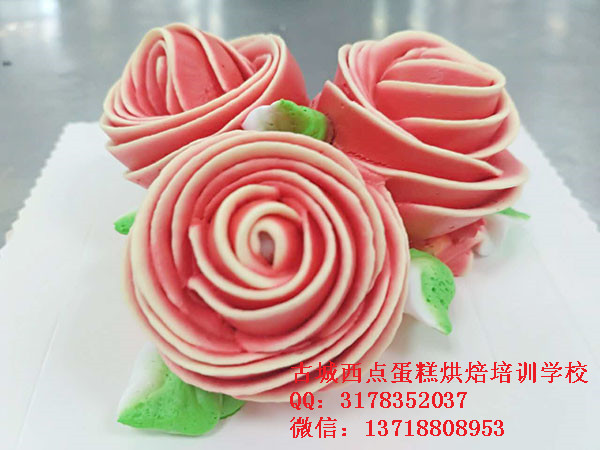 初高中生想學西點蛋糕，不知如何選擇適合自己的西點學校（圖）_1