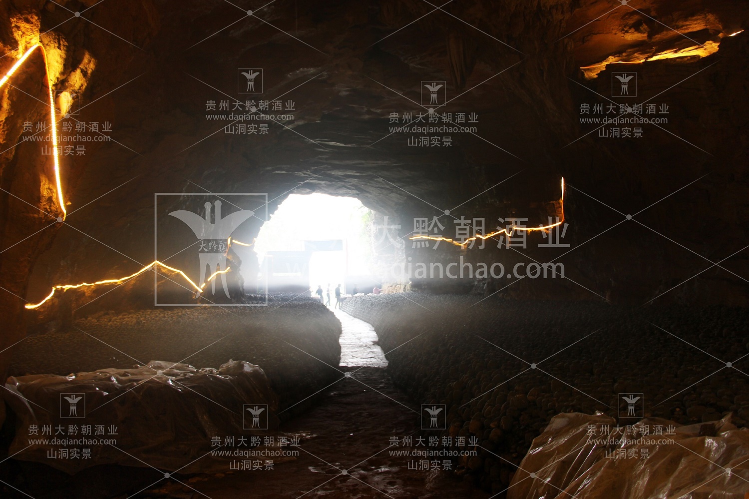 藏酒洞山洞里面藏出來的白酒都有哪些變化？_1