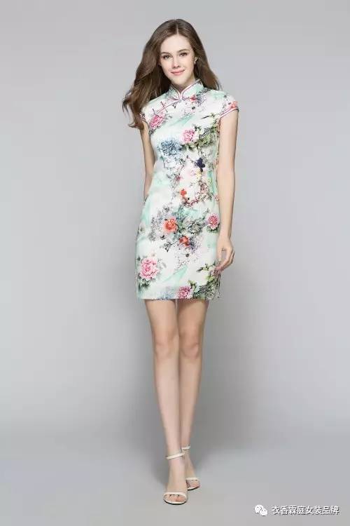 衣香霖庭女裝，展現(xiàn)你嫵媚的時尚韻味（圖）_1