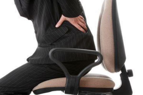 腰椎間盤(pán)突出怎么治才有效果，告訴你改善方法（圖）_1