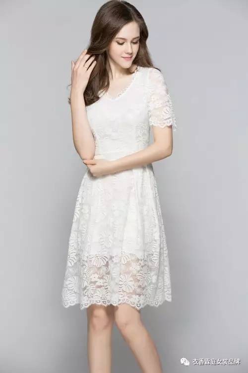 衣香霖庭裙裝，不管是瘦的還是胖的姑娘穿起來都好看！（圖）_2