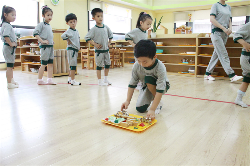 高品質(zhì)蒙氏幼兒園：為孩子的一生幸福做準(zhǔn)備（圖）_3