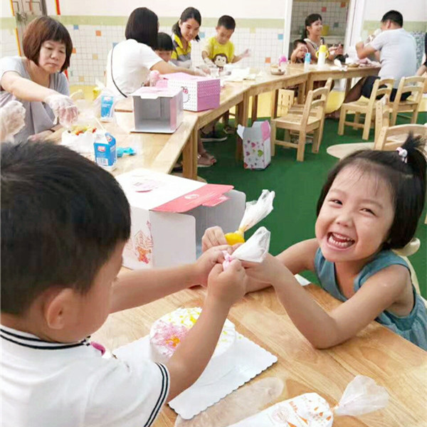 親子活動(dòng)DIY蛋糕，創(chuàng)意蠟燭店的分享（圖）_4