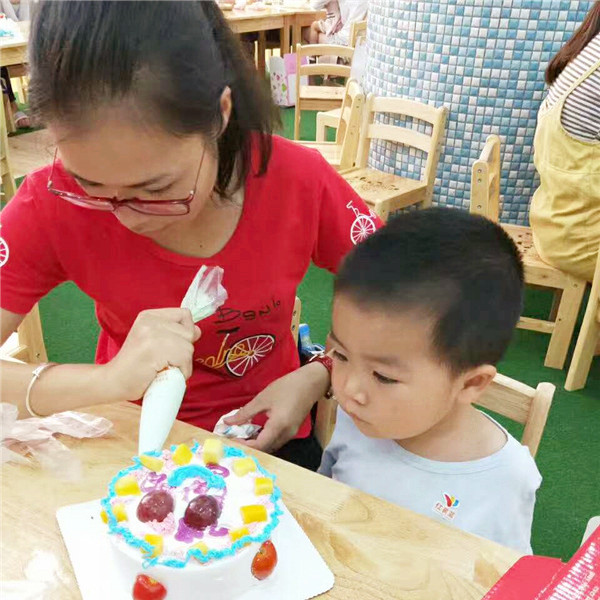 親子活動(dòng)DIY蛋糕，創(chuàng)意蠟燭店的分享（圖）_5