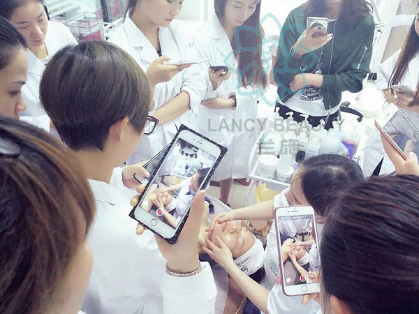 廣州美容皮膚管理培訓要狠抓服務質量_2