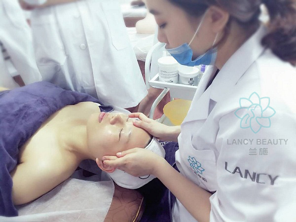 廣州美容皮膚管理培訓要狠抓服務質量_3