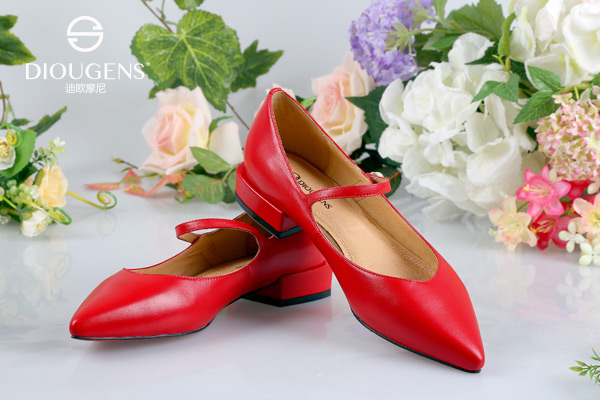 DIOUGENS品牌女鞋，時(shí)尚高雅巧妙地結(jié)合（圖）_1