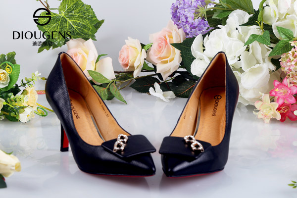 創(chuàng)業(yè)加盟項目，迪歐摩尼女鞋品牌是第一選擇（圖）_1