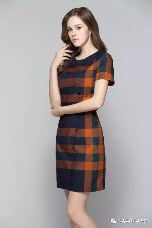 衣香霖庭裙裝，讓40多歲的女人穿出高雅氣質(zhì)（圖）_2