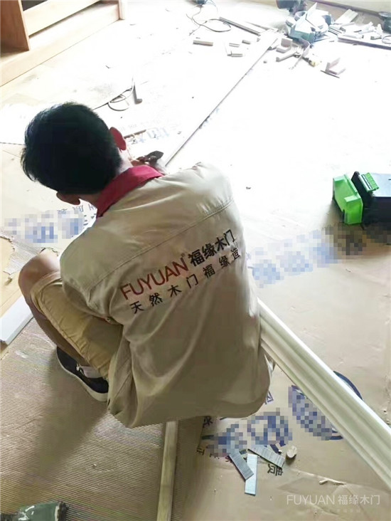 【高溫】直擊福緣木門(mén)定制安裝現(xiàn)場(chǎng)（圖）_1