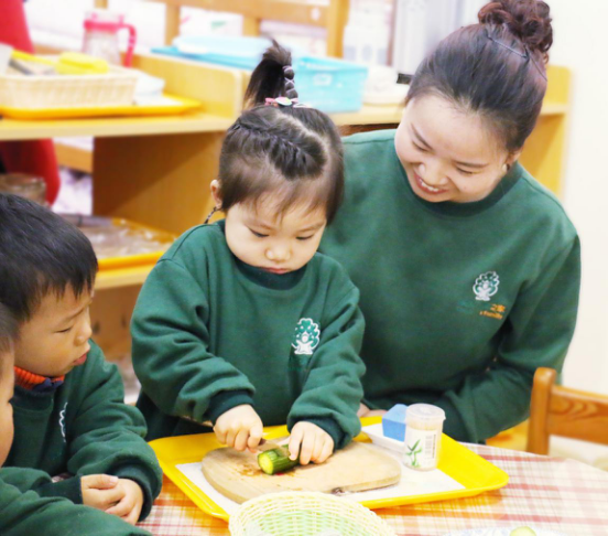 當(dāng)傳統(tǒng)教育遇上蒙氏教育，幼兒的家長該如何選擇（圖）_2