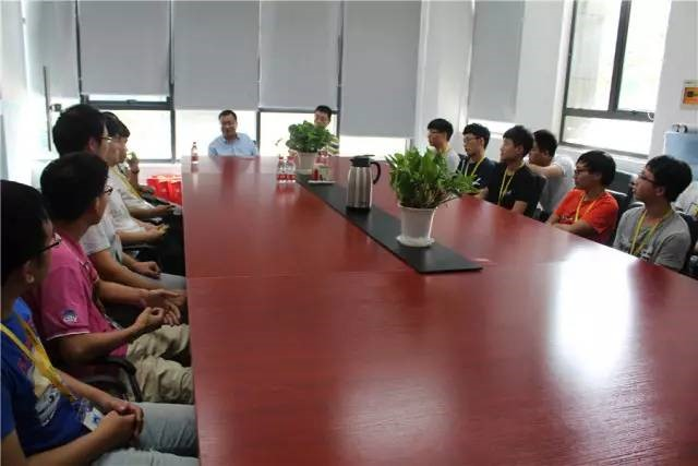 周口師范學院領導蒞臨藍鷗慰問學生（圖）_5