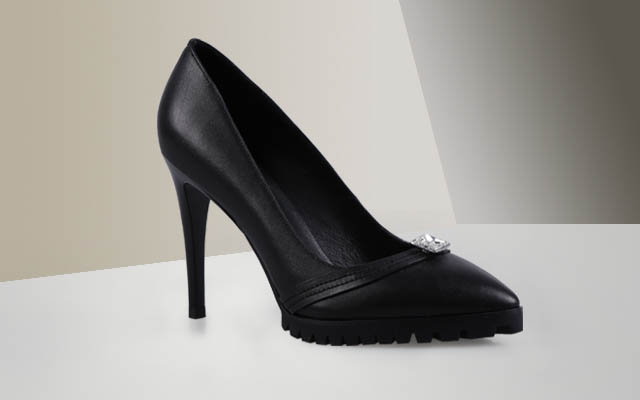 女鞋加盟，迪歐摩尼統(tǒng)一提供規(guī)范完善的扶持政策（圖）_1