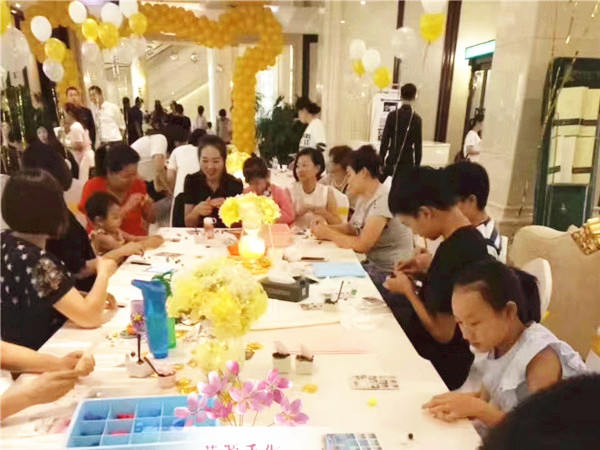 讓我們手牽手，李店長的陶藝生活館活動分享（圖）_1