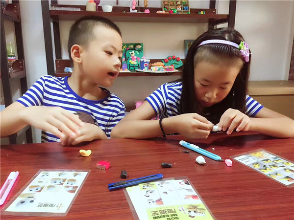 魏店長的綜合陶藝店受歡迎又非常有創(chuàng)意(圖)_2