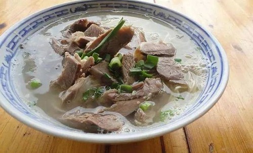 正宗單縣羊肉湯技術(shù)學(xué)習(xí)濟寧羊肉湯油餅培訓(xùn)（圖）_1