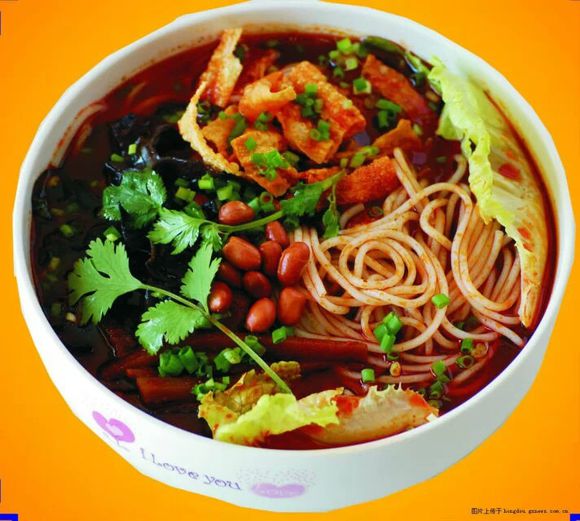 哪里有正宗的柳州螺螄粉學(xué)，在哪家培訓(xùn)機(jī)構(gòu)（圖）_1