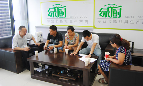 上海青浦客户考察绿厨节能灶（图）_1