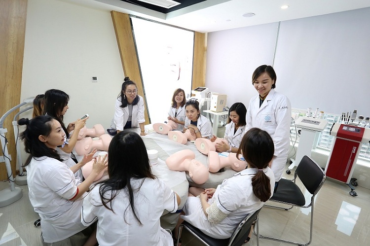 广州学专业韩国皮肤管理，就到兰施美妆学院！（图）_5