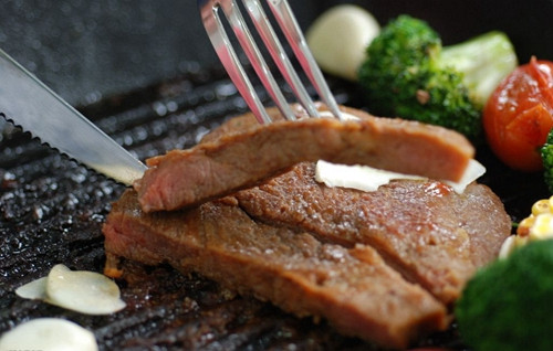 思鄉(xiāng)客家庭牛排加盟需要多少錢（圖）_1