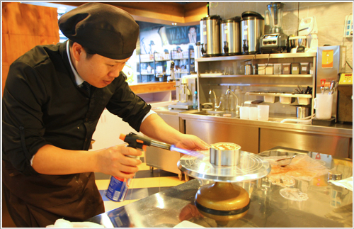 特色奶茶店加盟總部，做的是服務(wù)（圖）_2