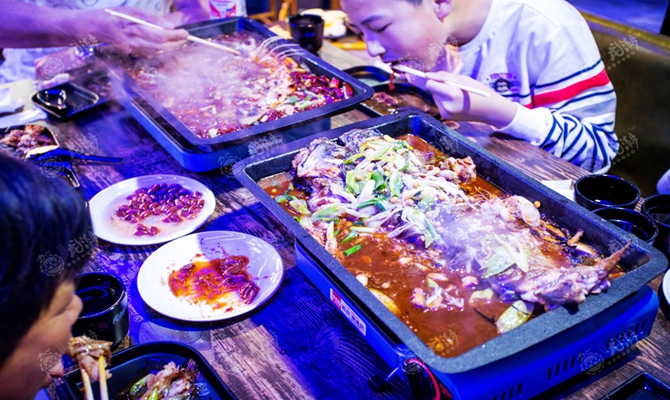 現(xiàn)在開烤魚店還賺錢嗎（圖）_2