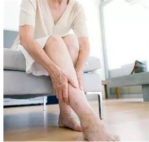 腰椎間盤突出疼的要命，了解癥狀是關鍵_2