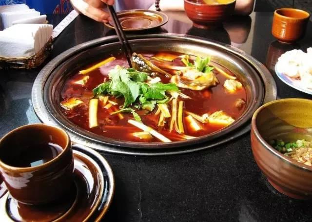 旋轉(zhuǎn)小火鍋加盟多少錢旋轉(zhuǎn)小火鍋真的賺錢嗎（圖）_2