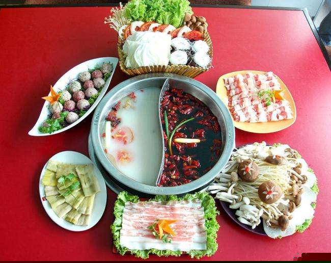 煮鍋亮創(chuàng)意火鍋加盟需要多少錢（圖）_2