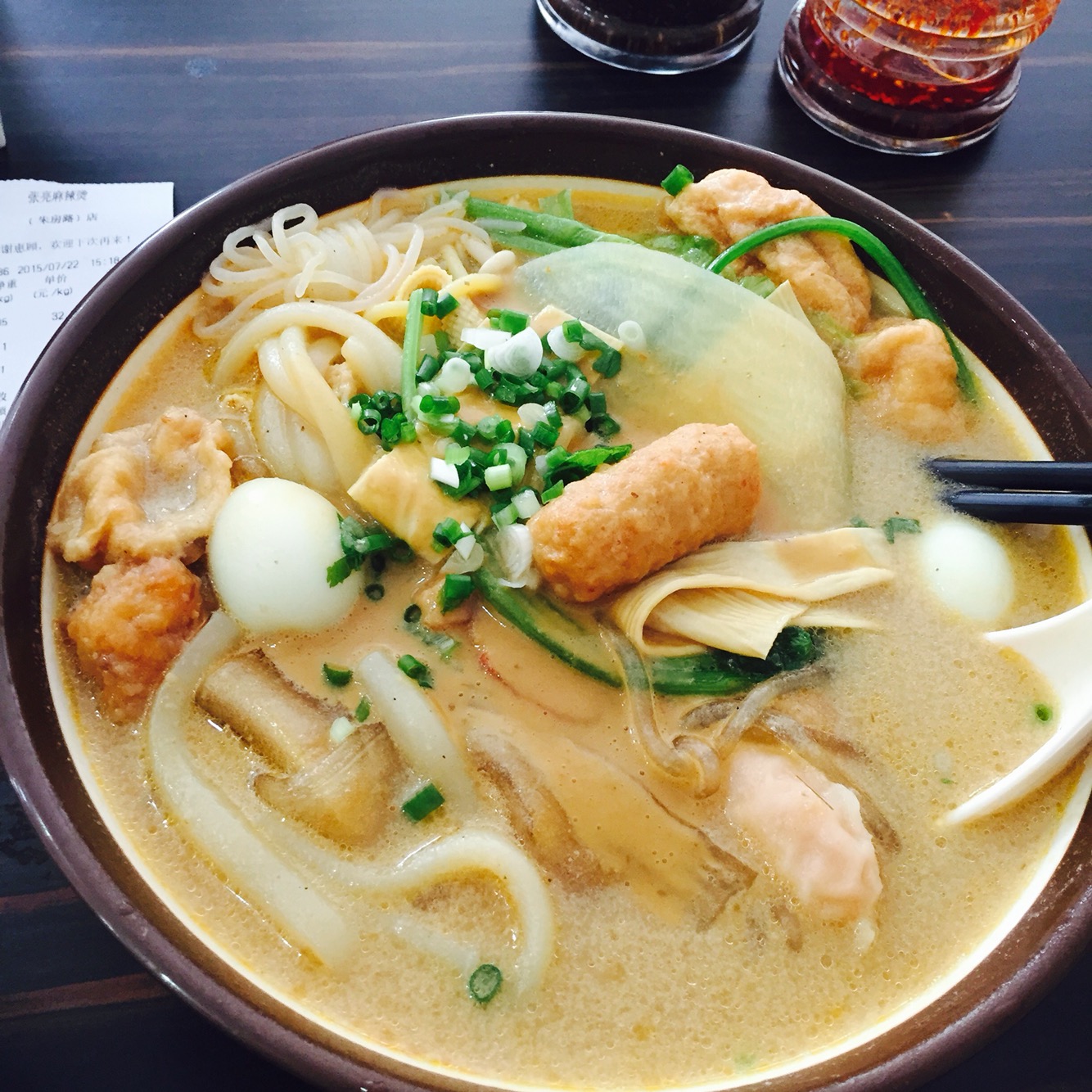 辣不思蜀麻辣燙加盟費(fèi)是多少（圖）_2