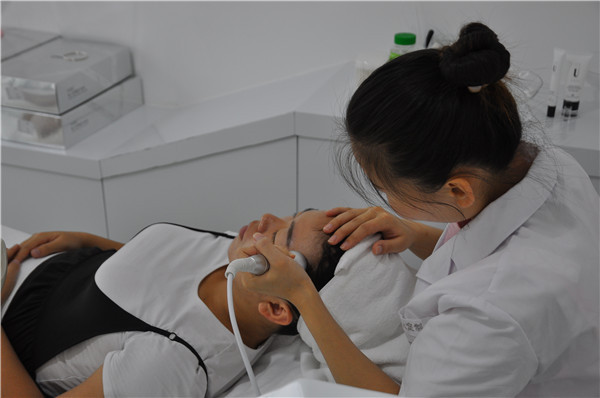 護(hù)膚品實(shí)體店近年生意慘淡，護(hù)膚品私人定制是唯一出路_4