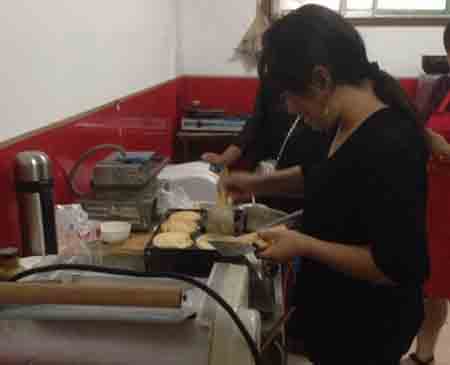 聊城哪里能學(xué)習(xí)雞蛋肉堡技術(shù)做法,培訓(xùn)蛋肉堡做法（圖）_2