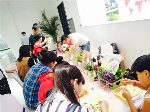 沙畫DIY親子活動(dòng)現(xiàn)場(chǎng)，兒童手工DIY店的分享（圖）_1