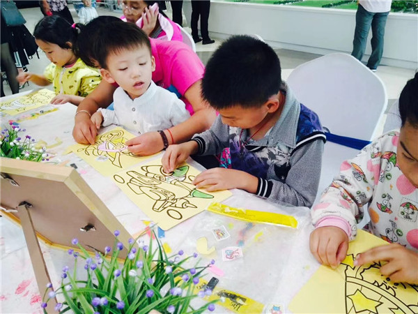 沙畫DIY親子活動(dòng)現(xiàn)場(chǎng)，兒童手工DIY店的分享（圖）_4