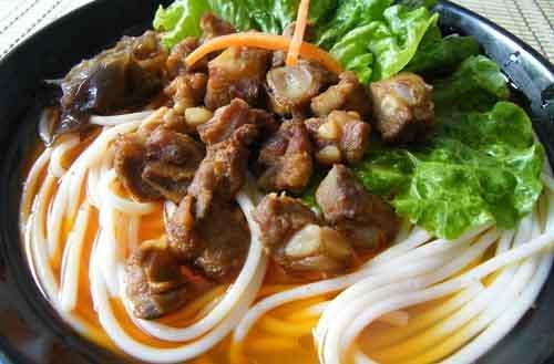 沈陽(yáng)媽媽米線(xiàn)加盟排骨米飯加盟多少錢(qián)？（圖）_2