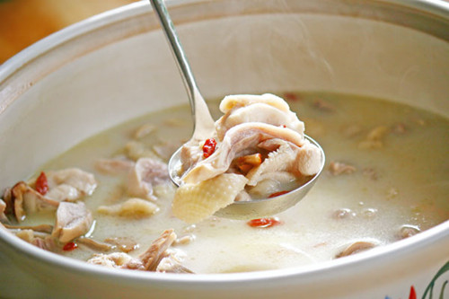 特色豬肚雞學(xué)習(xí)哪里有豬肚雞做法培訓(xùn)呢（圖）_2