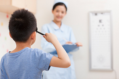 家長須知如何預(yù)防寶寶近視要做到以下幾點（圖）_1