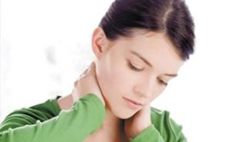 警惕頸椎病長期不改善帶來的嚴重危害，正確改善是關(guān)鍵（圖）_1
