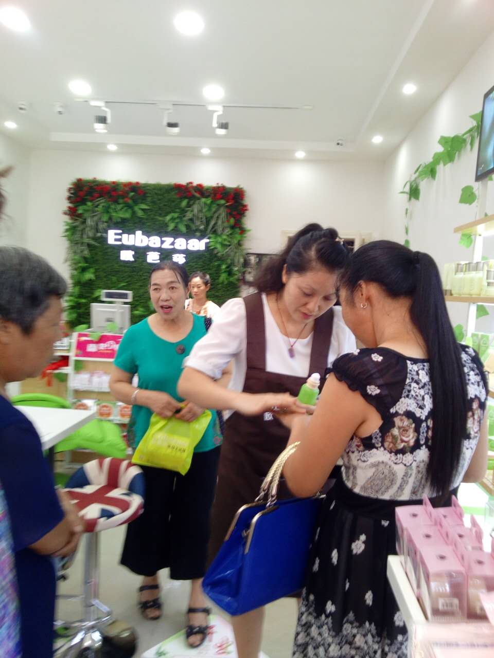 廣州化妝品店加盟哪家好，歐芭莎化妝品加盟一站創(chuàng)業(yè)（圖）_1