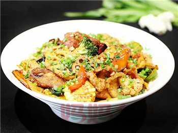 冒菜加盟店小本經(jīng)營(yíng)利潤(rùn)多，口味多，品種豐富_2