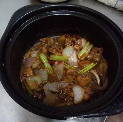 重慶雞公煲怎么加盟,哪里教雞公煲技術(shù)（圖）_1