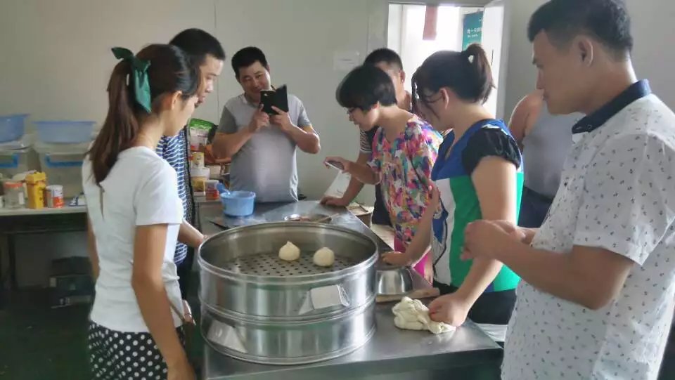 廣州味之興包子培訓(xùn)學(xué)校哪能學(xué)包子饅頭（圖）_1