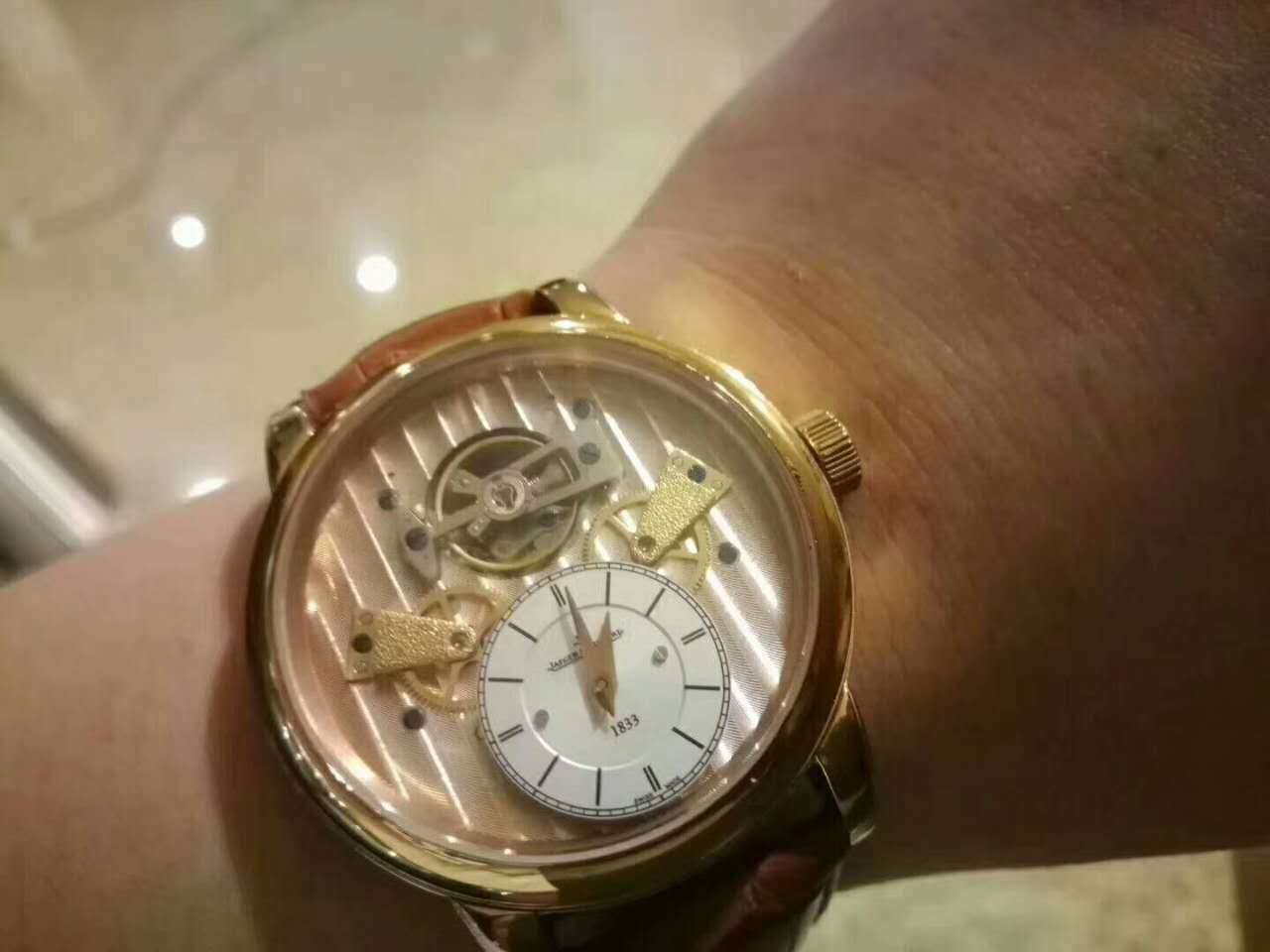 E時代企業(yè)導(dǎo)師嚴兆海其三部講座在深圳經(jīng)緯機場熱銷（圖）_3