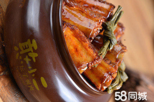 現(xiàn)在加盟憨小二壇子燜肉多少錢（圖）_1