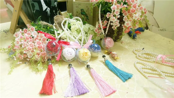 韶光易逝，唯愛永生，永生花車掛DIY活動現(xiàn)場（圖）_1