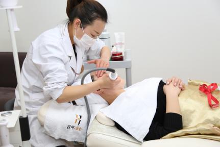 開中小型美容院一年賺多少錢？（圖）_1