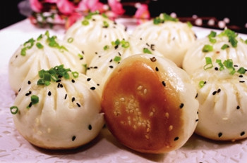 去哪學(xué)生煎包技術(shù)好些，哪有生煎包技術(shù)培訓(xùn)班_1