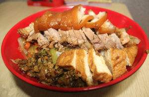 湘陰哪里有學(xué)隆江豬腳飯培訓(xùn)_1