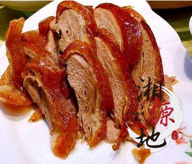 北京烤鴨技術(shù)哪里學(xué)，哪有培訓(xùn)教做_1