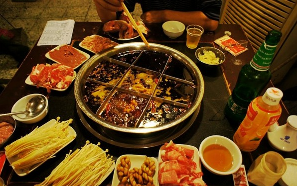 開一家奔吃重慶老火鍋加盟市場(chǎng)前景好不好？（圖）_2